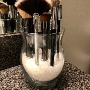 Makeup brush holder